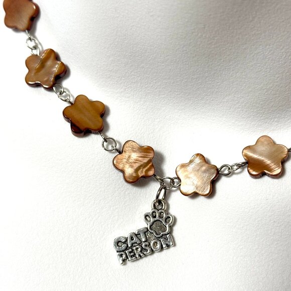 Caramel Mother of Pearl Flower Beaded Short Necklace+Cat Person PawPrint Pendant - Picture 1 of 13